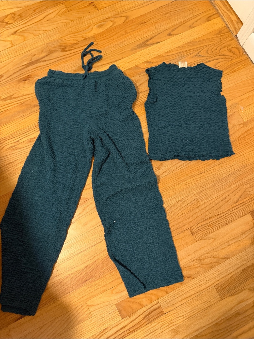 Woman’s Textured Two-Piece Set - Teal Green Top & Pants